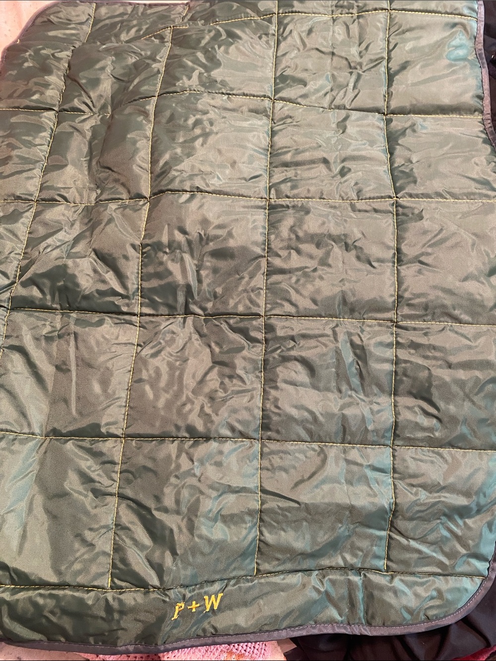 Field & Wander Quilted Olive Green Dog Blanket - Durable Pet Bedding